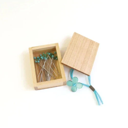 Cohana Glass Sewing Pins in a Cherry Box - Image 4