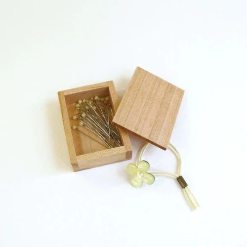 Cohana Glass Sewing Pins in a Cherry Box - Image 6