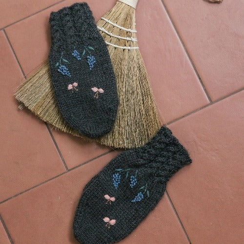 Midori's Mittens Kit - Image 6
