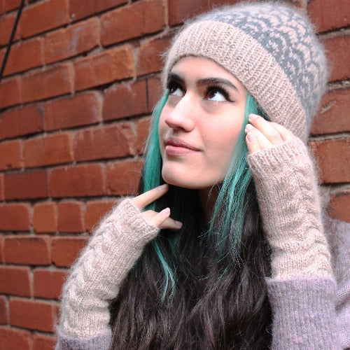 Town Hat & Fingerless Mittens - Image 3