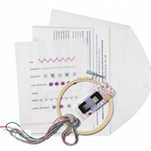 Un Chat dans l'aiguille - Complete Kit to Start Embroidery